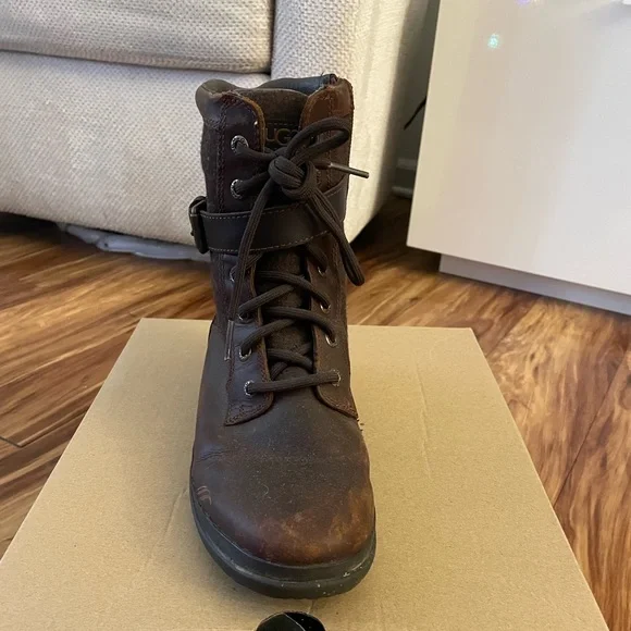 UGG Kesey Boots - waterproof and Sherpa lined combat boots - Picture 11 of 12